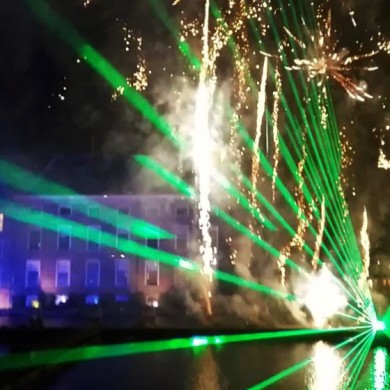 Lasershow met vuurwerk Staatsloterijshow-Den-Haag-Oudjaarsnacht