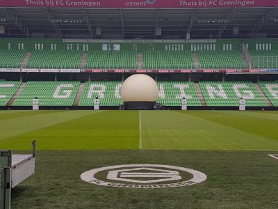 Projectiebol en IBC ledtanks in Noordlease stadion